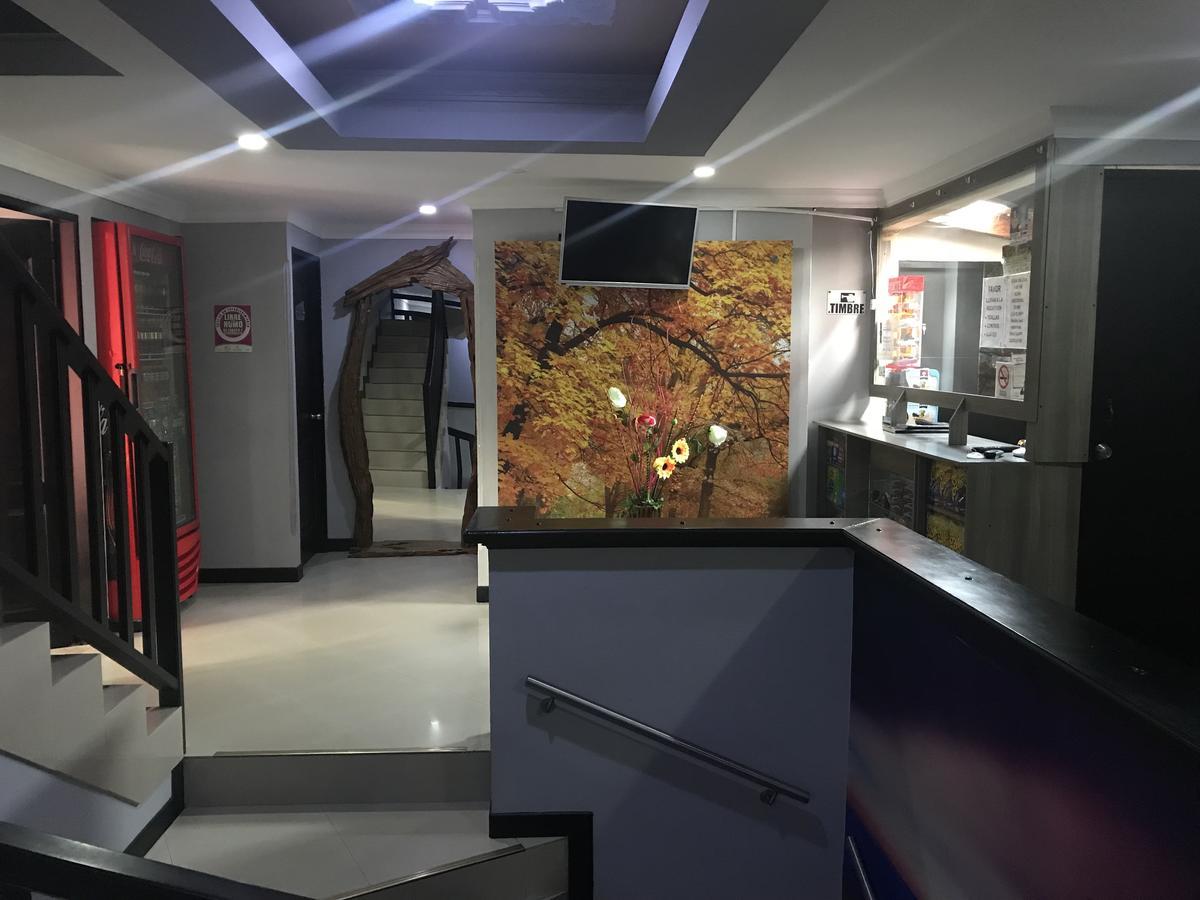 Hotel Calipso Маринилья Экстерьер фото